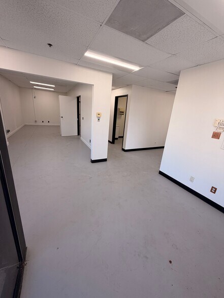 More Photos Of 220 Bernoulli Cir, Oxnard Manufacturing For Sale