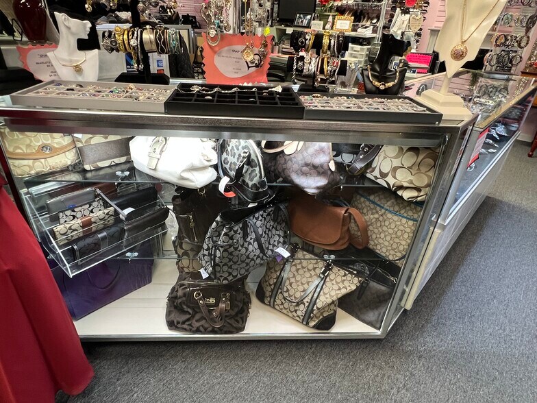 More Photos Of 584 E Main St, Canfield Storefront Retail Office For Sale