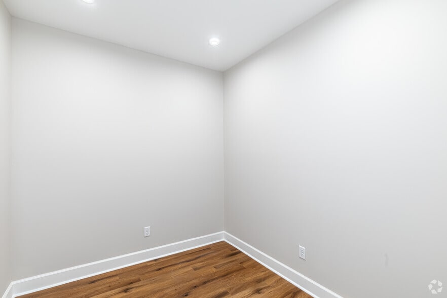 More Photos Of 800 Federal Rd, Brookfield Apartments For Lease