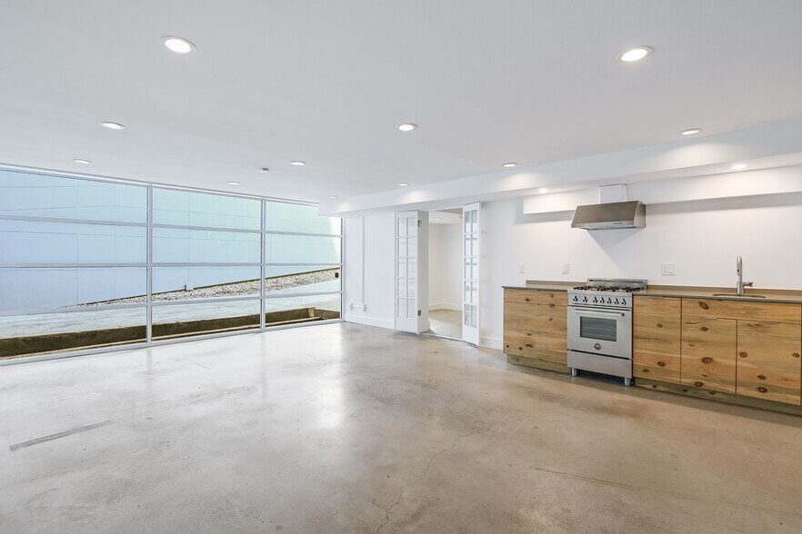 More Photos Of 610 Guadalupe St, Austin Office For Lease
