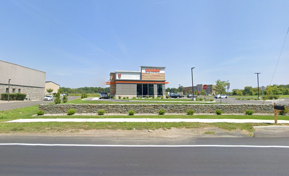 More Photos Of 595 Main St, Middletown Land For Lease