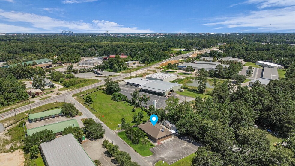 More Photos Of 114 Horizon Park Dr, Savannah Restaurant For Sale