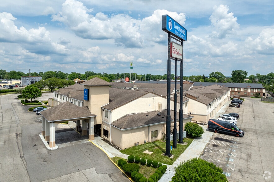More Photos Of 1213 E Dublin Granville Rd, Columbus Hotel For Sale