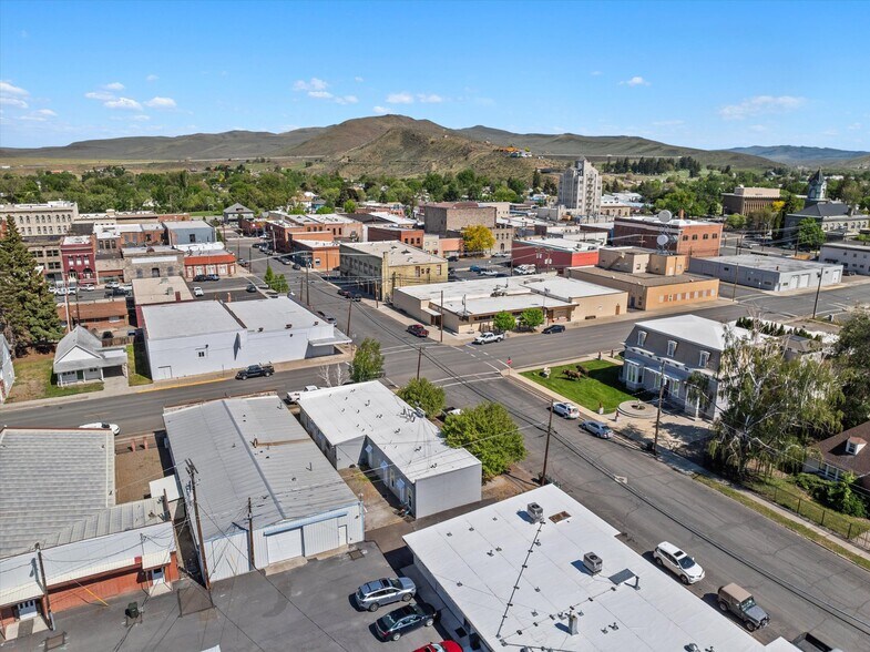 More Photos Of 1905 2nd St, Baker City Storefront Retail Residential For Sale