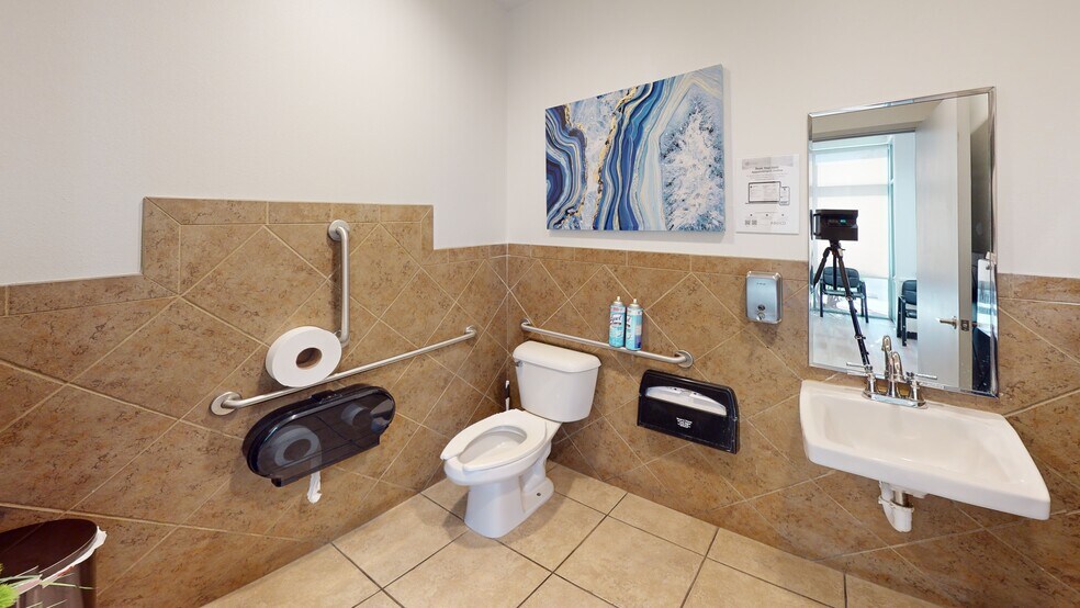 More Photos Of 3039 W Horizon Ridge Pky, Henderson Office For Lease