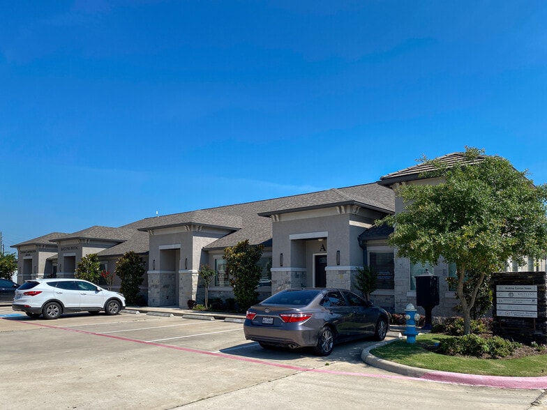 More Photos Of 12250 Queenston Blvd, Houston Office For Sale