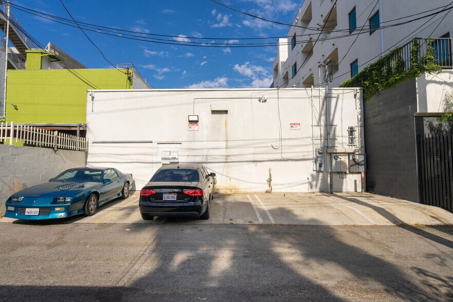 More Photos Of 739-741 N Fairfax Ave, Los Angeles Medical For Sale