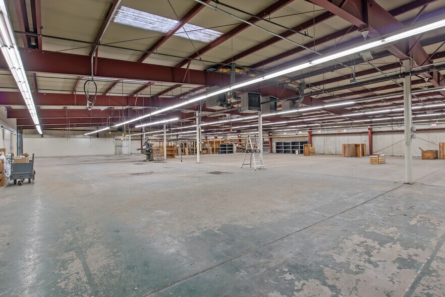 More Photos Of 530 State Fair Blvd, Syracuse Warehouse For Lease