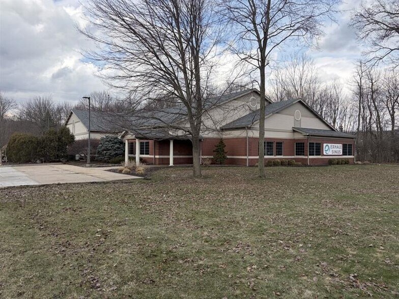 More Photos Of 810 Park Pl, Mishawaka Medical For Lease