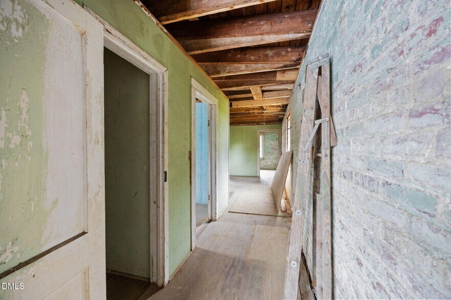 More Photos Of 1300 College St, Oxford Flex For Sale