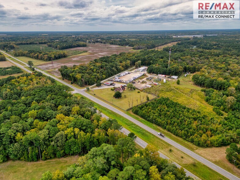 More Photos Of 17466 Benns Church Blvd, Smithfield Freestanding For Sale