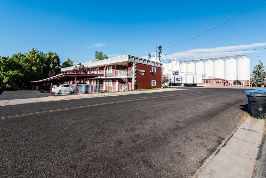 More Photos Of 190 E Center St, Logan Office For Lease