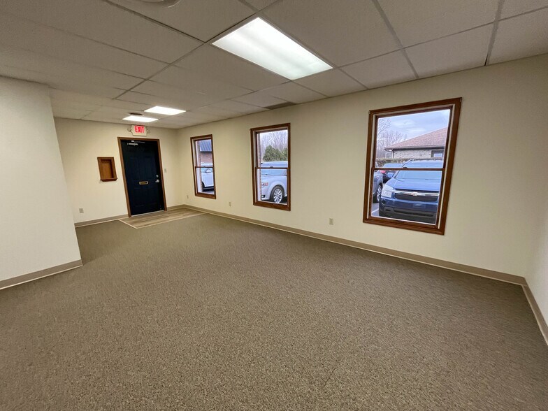 More Photos Of 33399 Walker Rd, Avon Lake Office For Lease