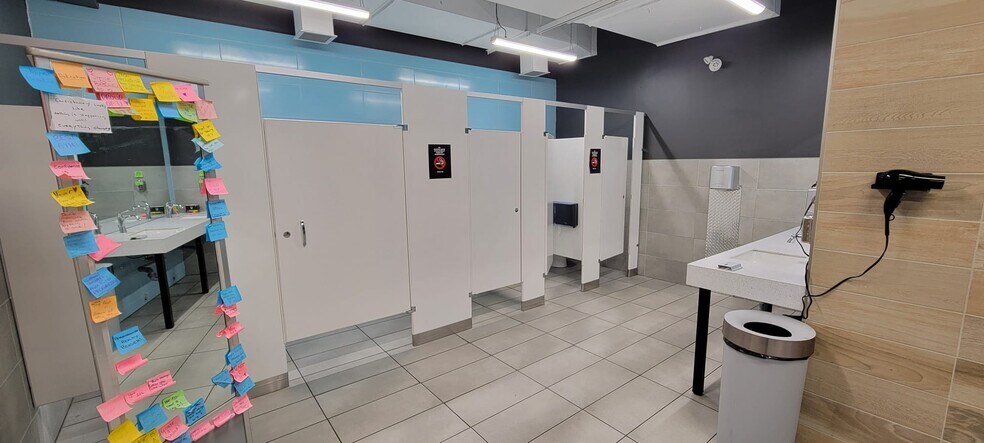 More Photos Of 190 Sharpe St E, Gravenhurst Freestanding For Lease