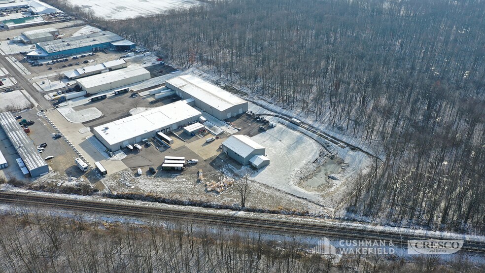 More Photos Of 300 Commerce Dr, LaGrange Warehouse For Sale