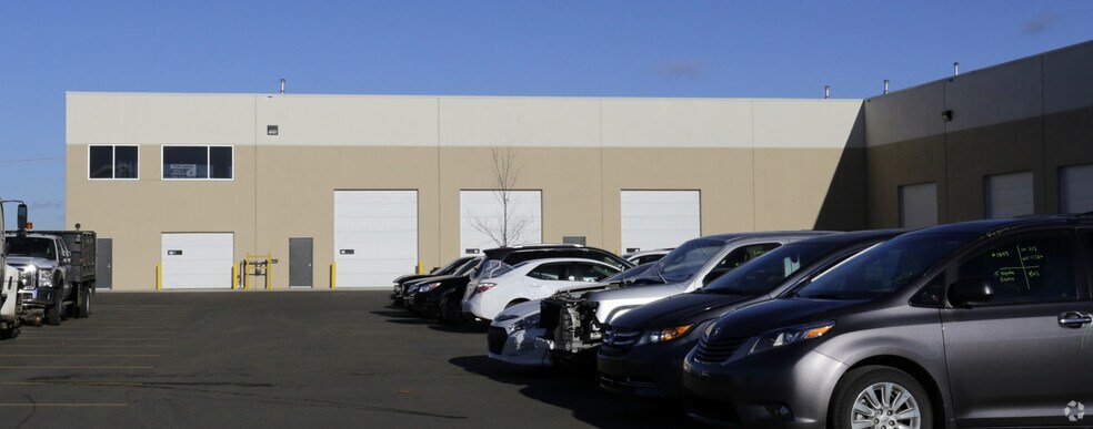 More Photos Of 167 Provincial Ave, Sherwood Park Service For Lease