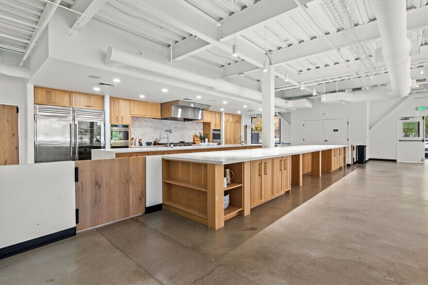 More Photos Of 282 River Bend Ln, Provo Office For Sale
