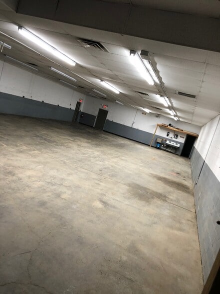 More Photos Of 486 Windsor Park Dr, Dayton Warehouse For Lease