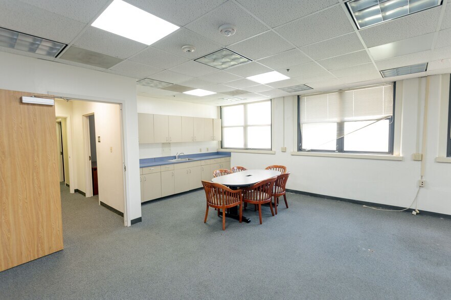 More Photos Of 1528 Post Office St, Galveston Rehabilitation Center For Sale