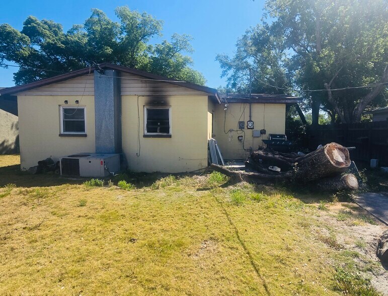 More Photos Of 5835 8th St, Zephyrhills Flex For Sale