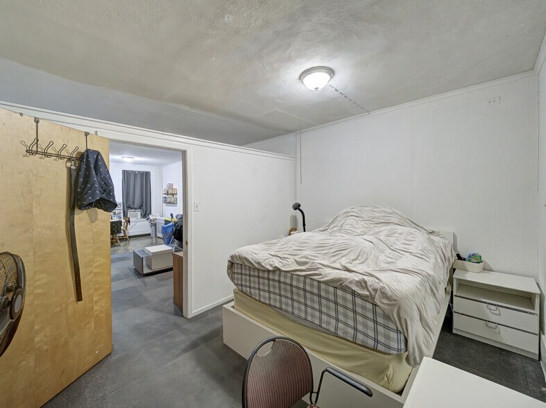 More Photos Of 57 Halsey St, Newark Storefront Retail Residential For Sale