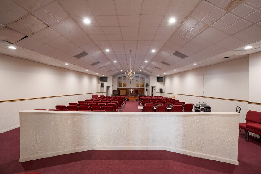 More Photos Of 1105-1107 N Broadway, Baltimore Specialty For Sale