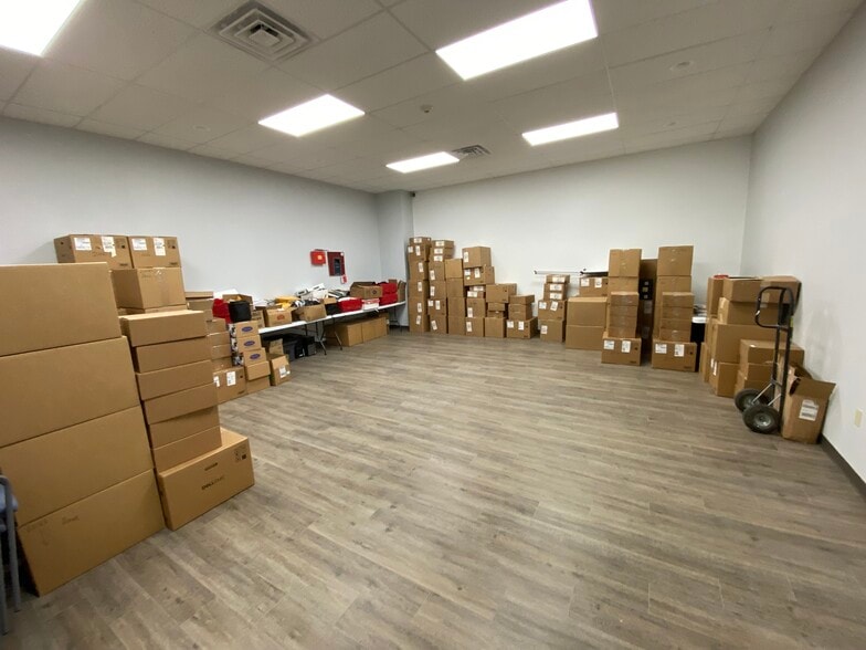 More Photos Of 2345 Southwest Blvd, Grove City Warehouse For Lease