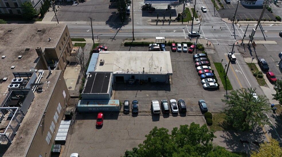 More Photos Of 3395 Indianola Ave, Columbus General Retail For Sale