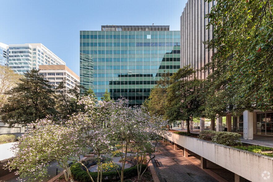 More Photos Of 1621 N Kent St, Arlington Office For Lease