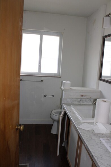 More Photos Of 4934-4936 Solar Dr, Columbus Multifamily For Sale