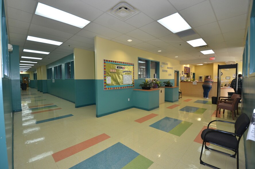 More Photos Of 4502-4670 S Orange Blossom Trl, Orlando Unknown For Lease