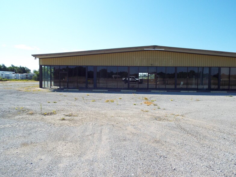 More Photos Of 3601 N Van Buren Byp, Enid Freestanding For Lease