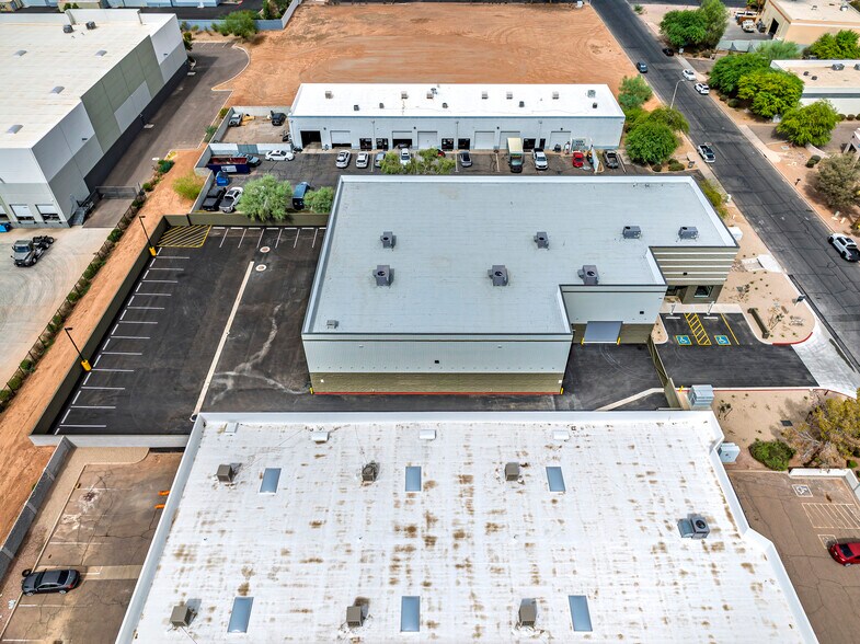 More Photos Of 315 E Comstock Dr, Chandler Warehouse For Lease