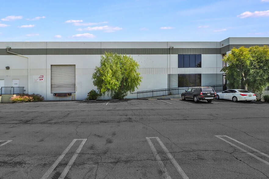 Primary Photo Of 10951 Pendleton St, Sun Valley Warehouse For Lease
