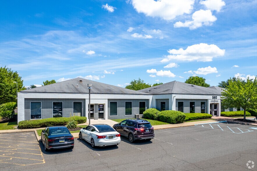 970 Town Center Dr, Langhorne, PA 19047 For Lease