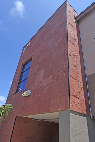 More Photos Of 303 Santa Fe Dr, Encinitas Medical For Sale