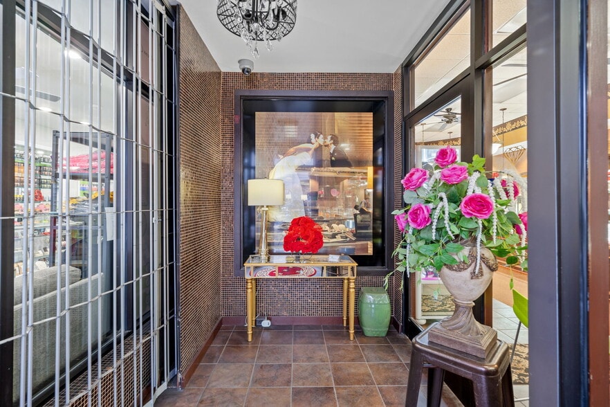 More Photos Of 1624 Union St, Schenectady Freestanding For Lease