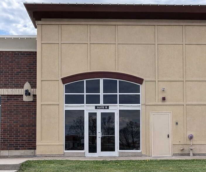 More Photos Of 3085 Meadowlark Ln, Altoona General Retail For Lease
