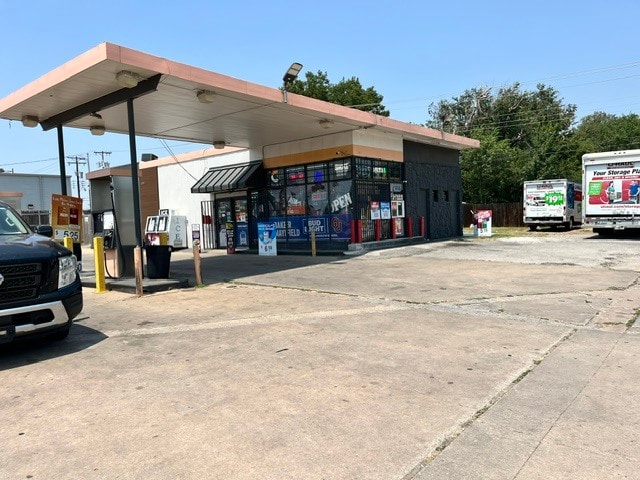 More Photos Of 3901 NW 10th St, Oklahoma City Convenience Store For Sale