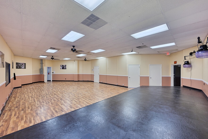 More Photos Of 5858 St Augustine Rd, Jacksonville Freestanding For Lease