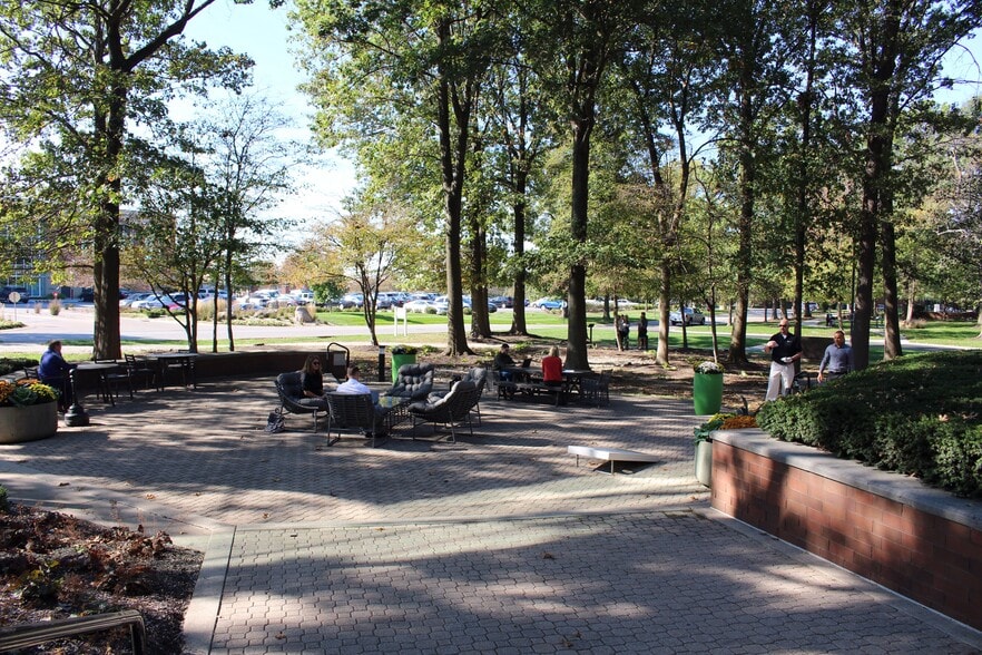 More Photos Of 8720 Castle Creek Pky, Indianapolis Unknown For Lease