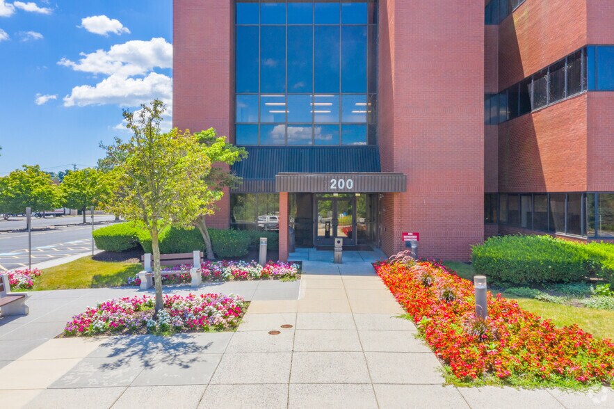 More Photos Of 150 Corporate Center Dr, Camp Hill Unknown For Lease