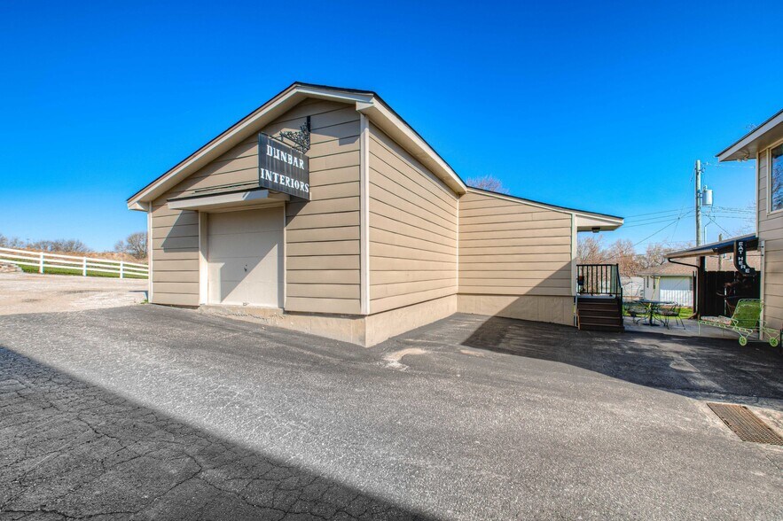 More Photos Of 6204 Arlington Ave, Raytown Office For Sale