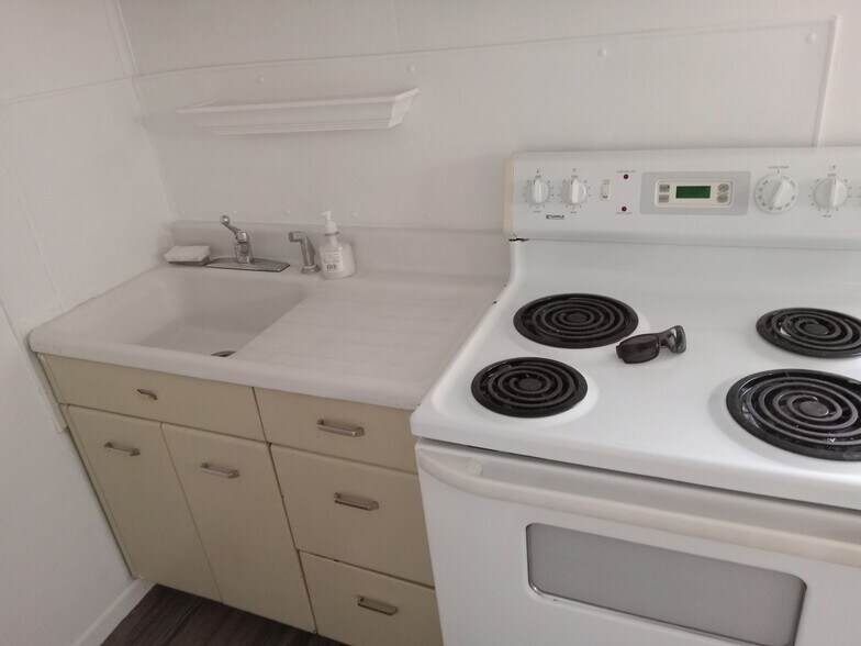 More Photos Of 213 Cedar St, Klamath Falls Apartments For Sale