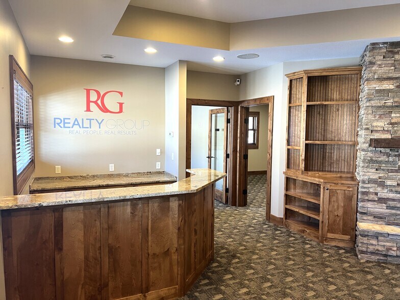 More Photos Of 13794 Bluestem Ct, Baxter Office For Lease