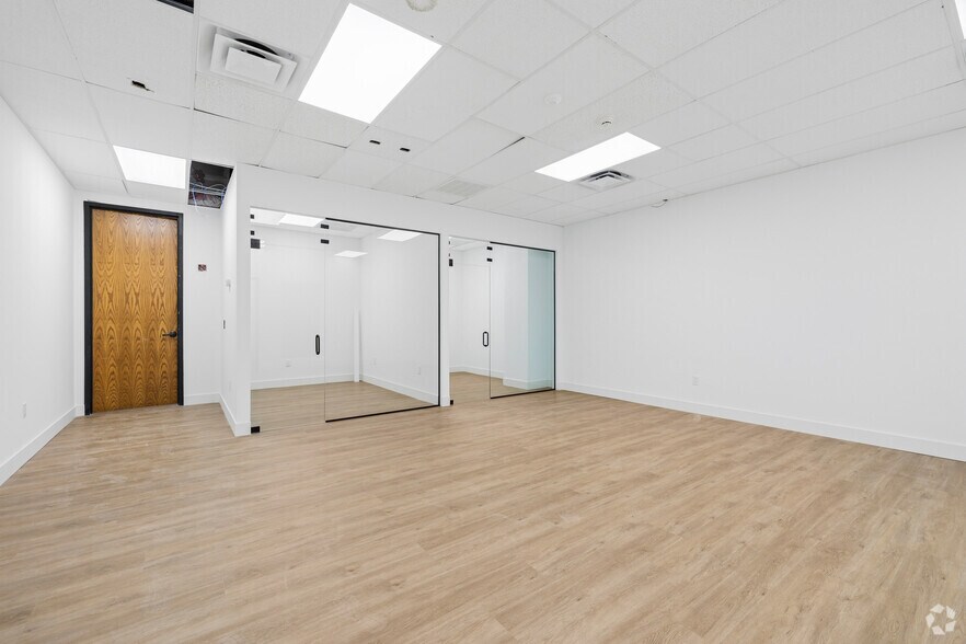 More Photos Of 16001 Bay Vista Dr, Clearwater Office For Lease