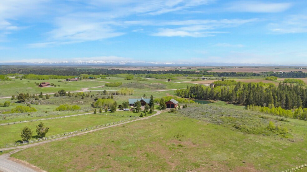 More Photos Of 1665 Whisper Ridge Rd, Ashton Hotel For Sale
