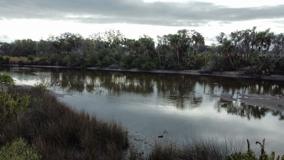 More Photos Of 10850 Cozarts Chalet, Gibsonton Manufactured Housing Mobile Home Park For Sale