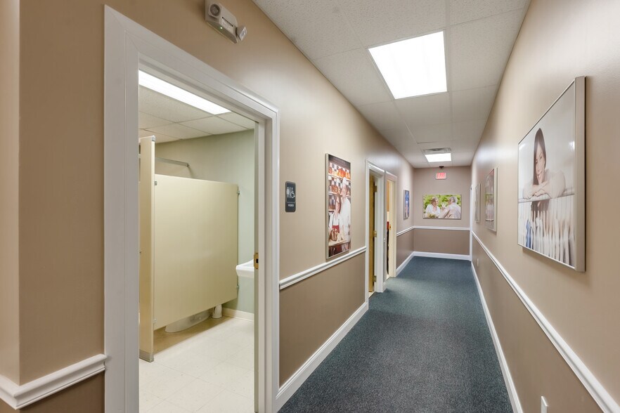 More Photos Of 72 Queen St, Southington Office For Lease