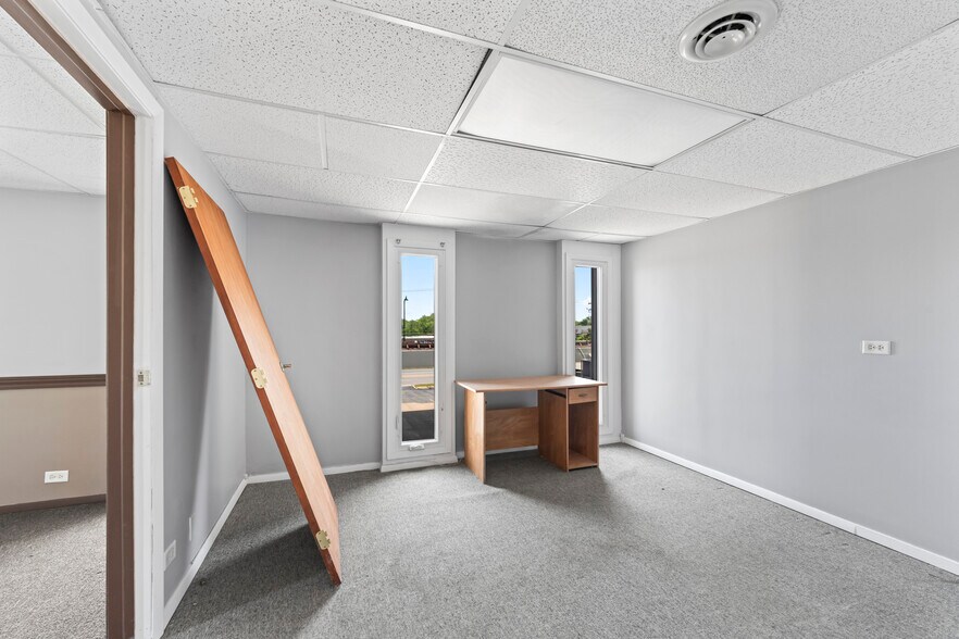 More Photos Of 7227 W 127th St, Palos Heights Office For Sale